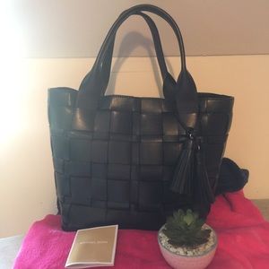 🖤MICHAEL KORS🖤 Black Leather Satchel